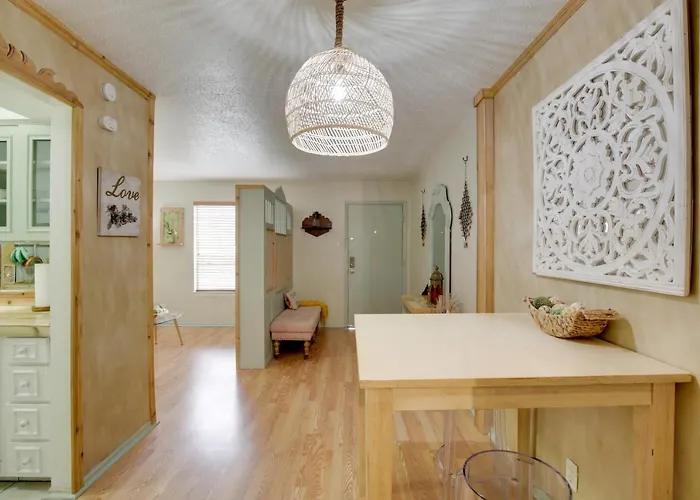 Dallas Condo W/ Pool Access - Walk To Knox Street!