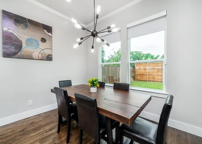 Spectacular 4Brs Home In Downtown Dallas
