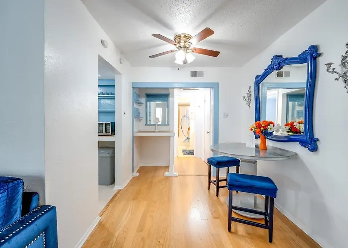 4 Mi To Dtwn Dallas! Walkable Condo W/ Pool Access