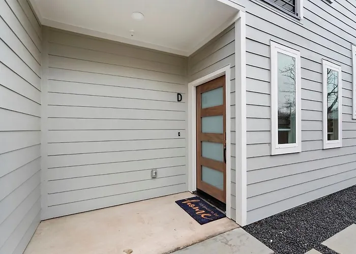 Modern 2Br L Pet-Friendly L Private Baths